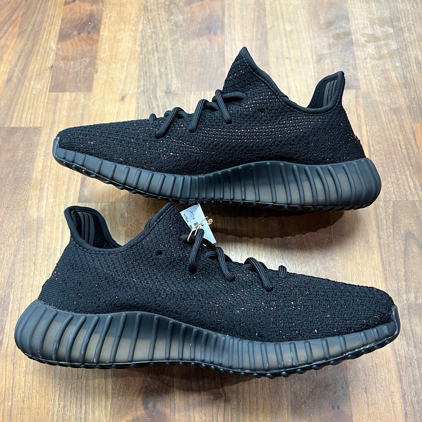 Yeezy 350 Core Black Red (2016) Size 10 NEW s17261