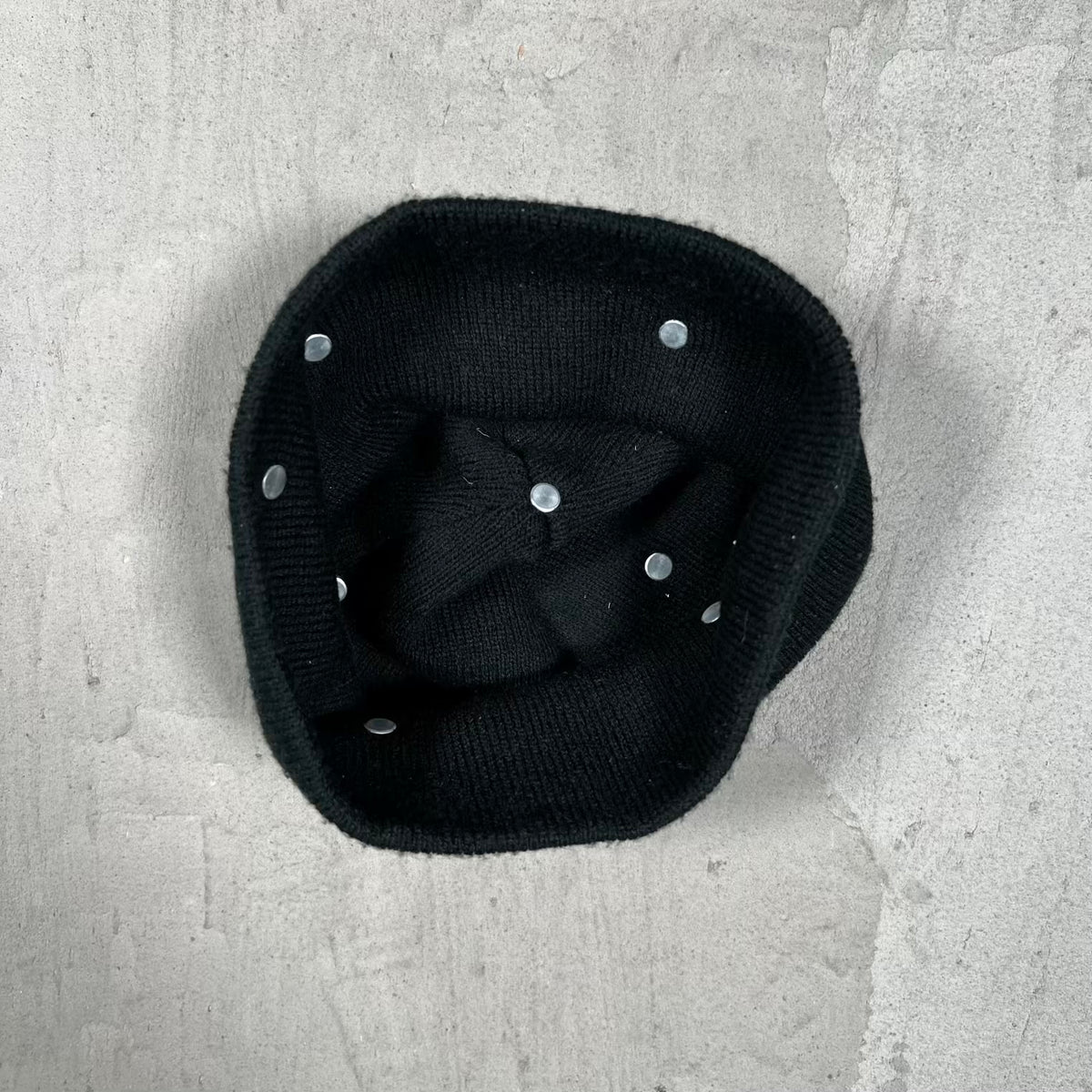 GreedyUnit Black Screw Beanie USED x18396