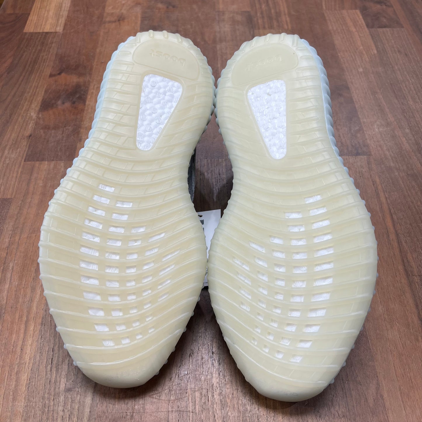 Yeezy 350 Blue Tint Size 11 NEW s17284