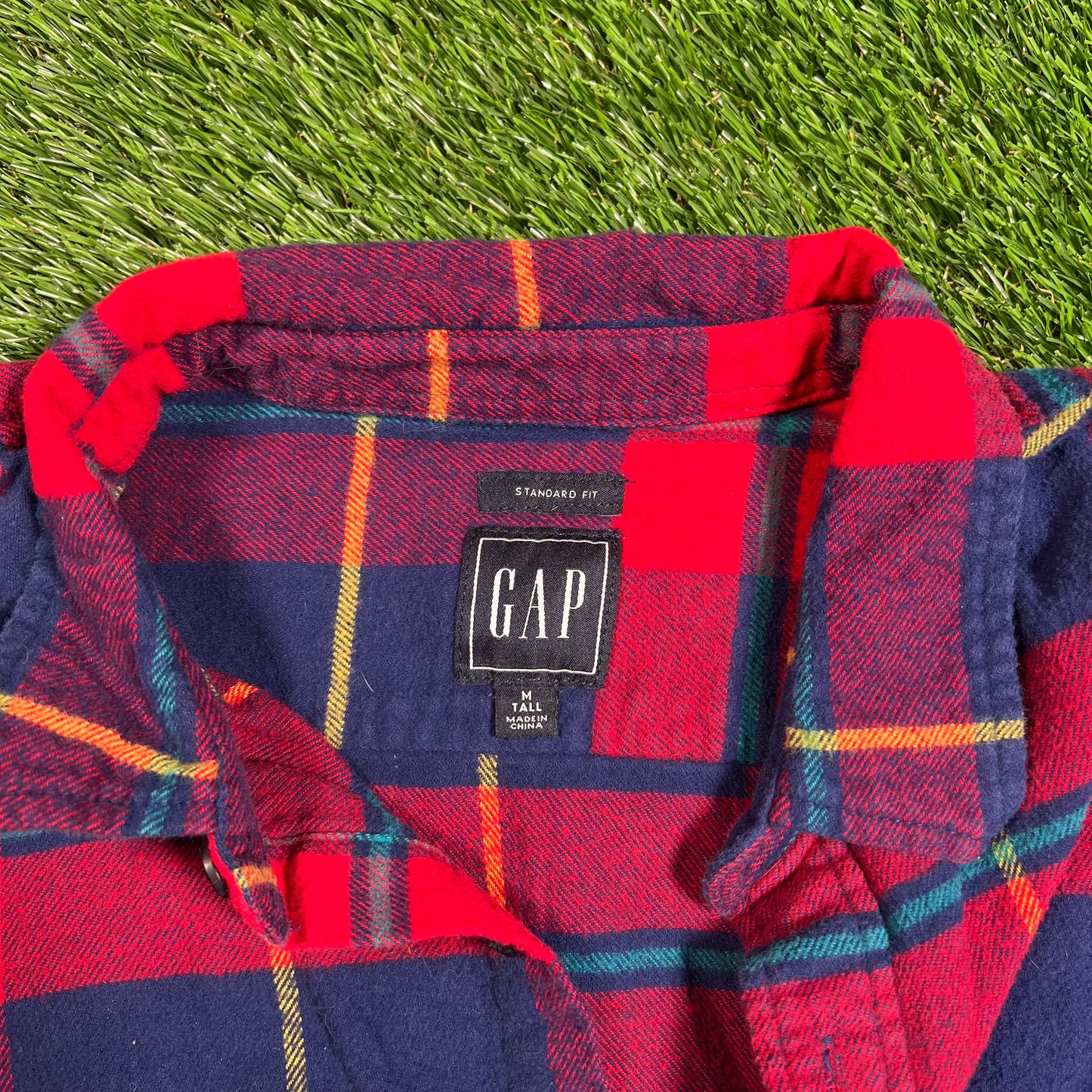Gap Blue/Red Flannel Size Medium USED v18232