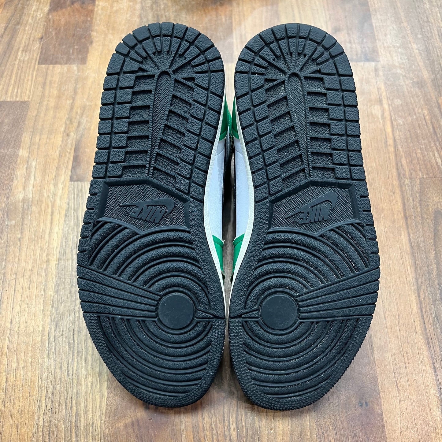 Jordan 1 Lucky Green Size 8M/9.5W USED s16332