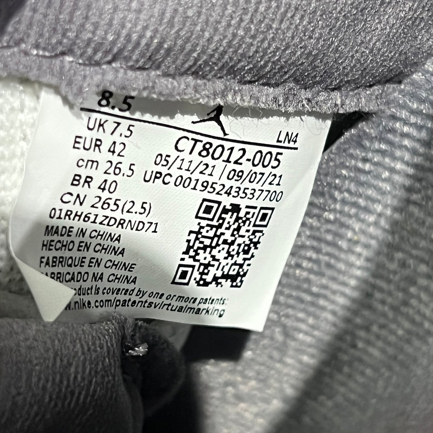 Jordan 11 Cool Grey (2021) Size 8.5 USED s20695