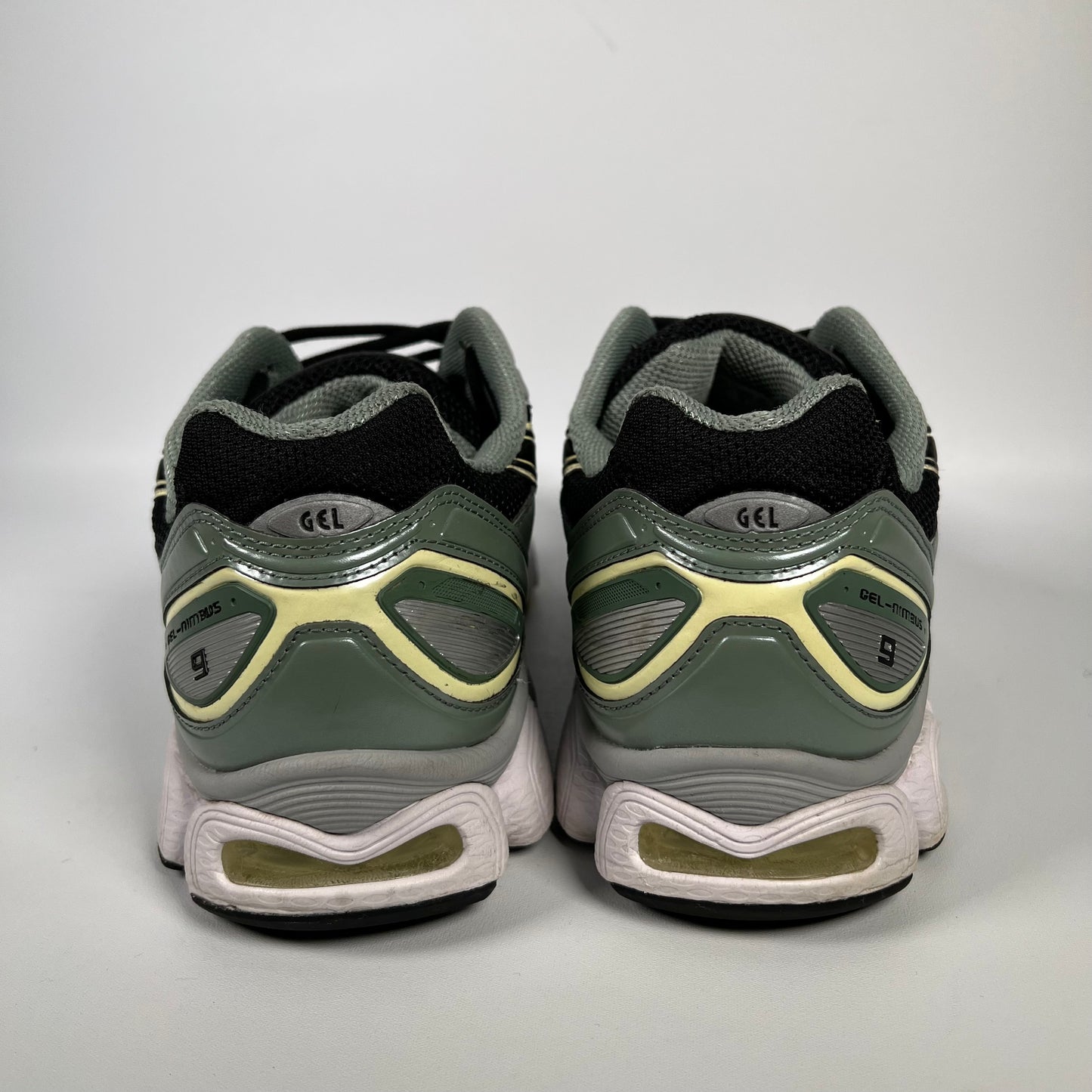 Asics Gel-Nimbus 9 Black Green Yellow Silver (2023) Size 10.5 USED s17858