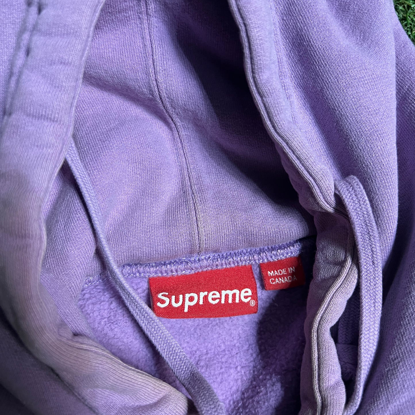 Supreme 2017 Vampirella Purple Hoodie Size Medium USED x13888