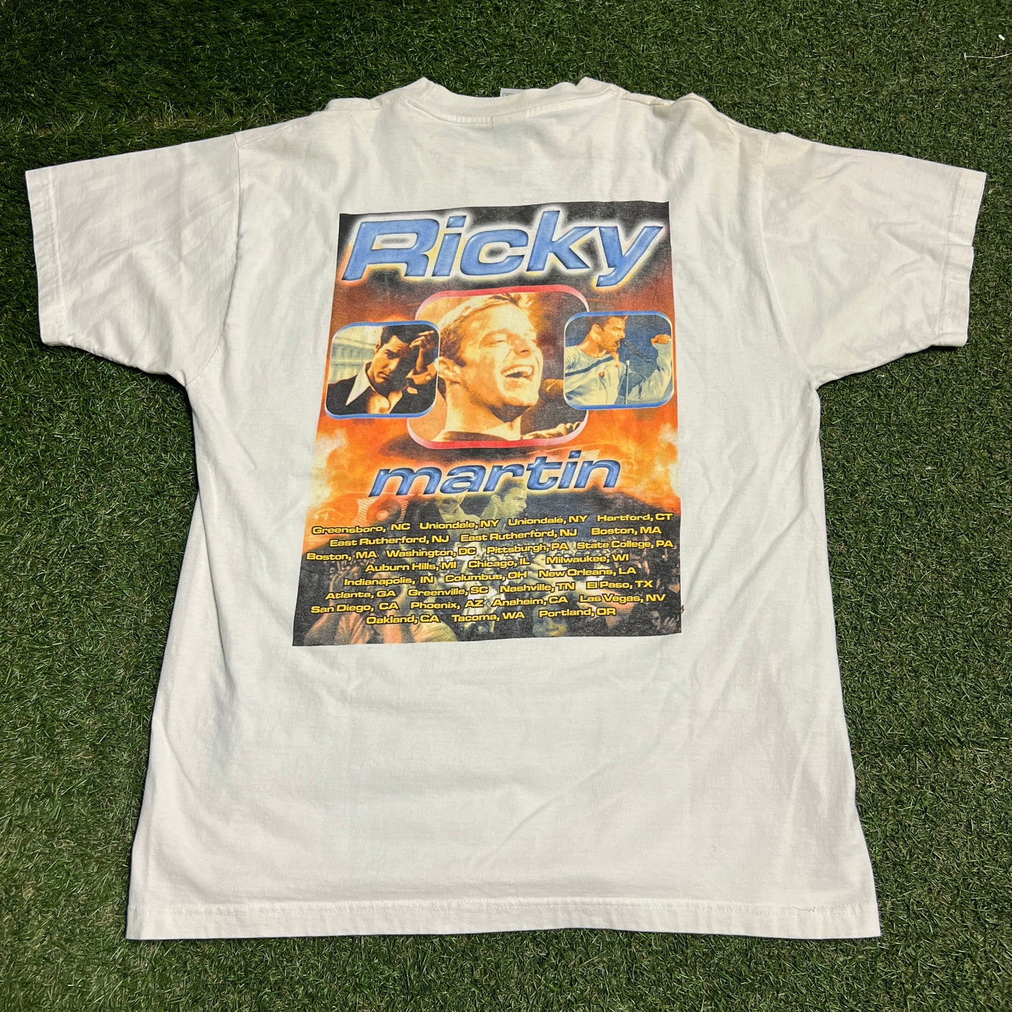 Y2K Ricky Martin Rap Style White Tee Size Large USED v16173