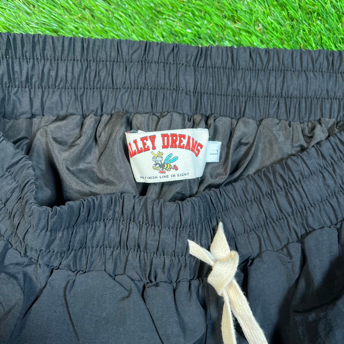 Vale Valley "Fall Winter" Black Nylon Track Pants Size Large USED x16810
