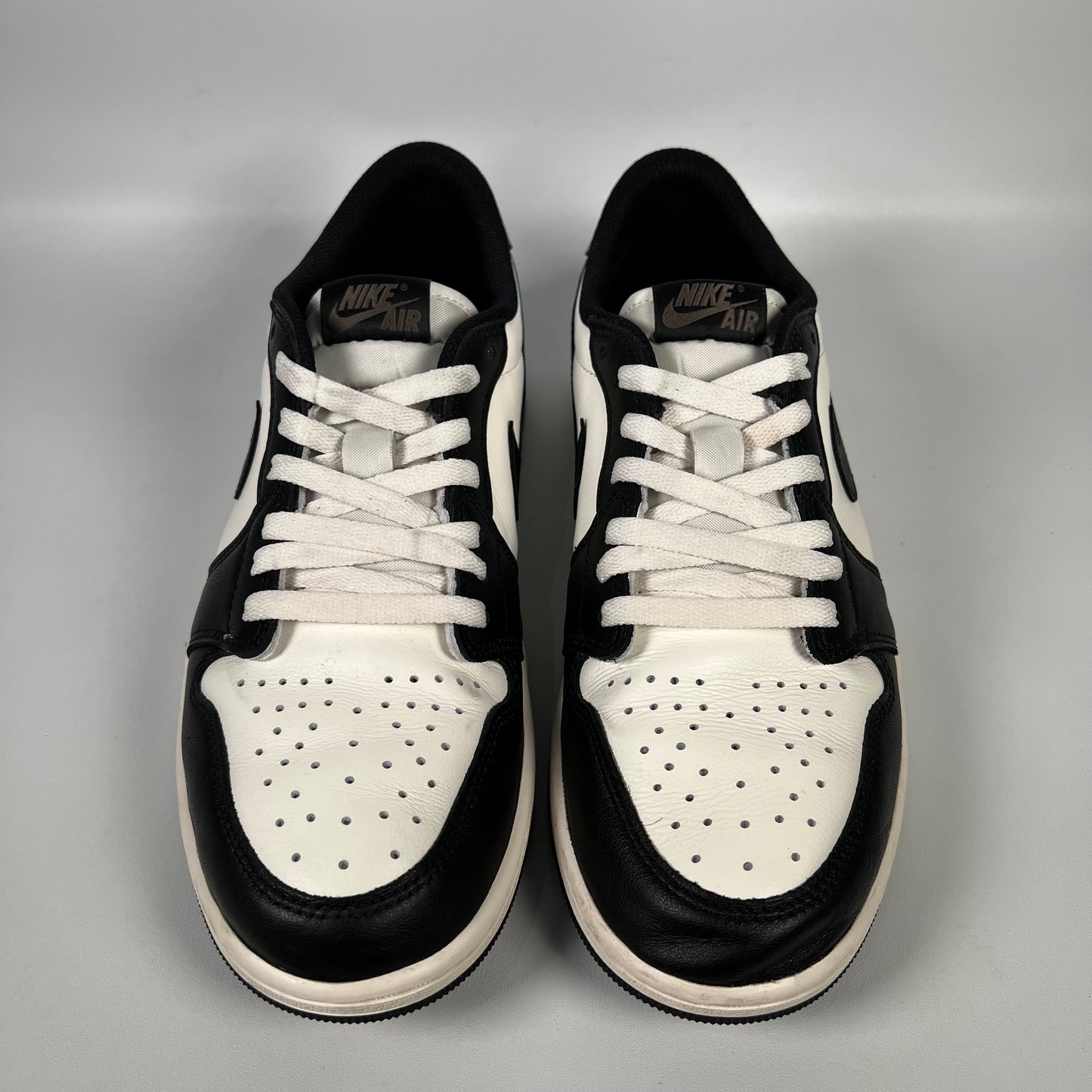 Jordan 1 Low Mocha (2024) Size 10.5 USED s18183