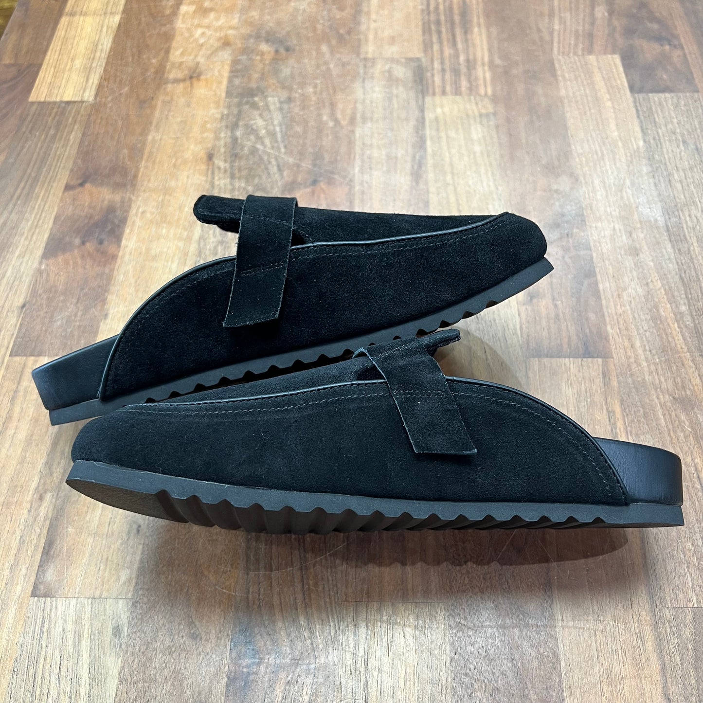 Shoe Sugon Black Mule Slippers Size 10 NEW s17247