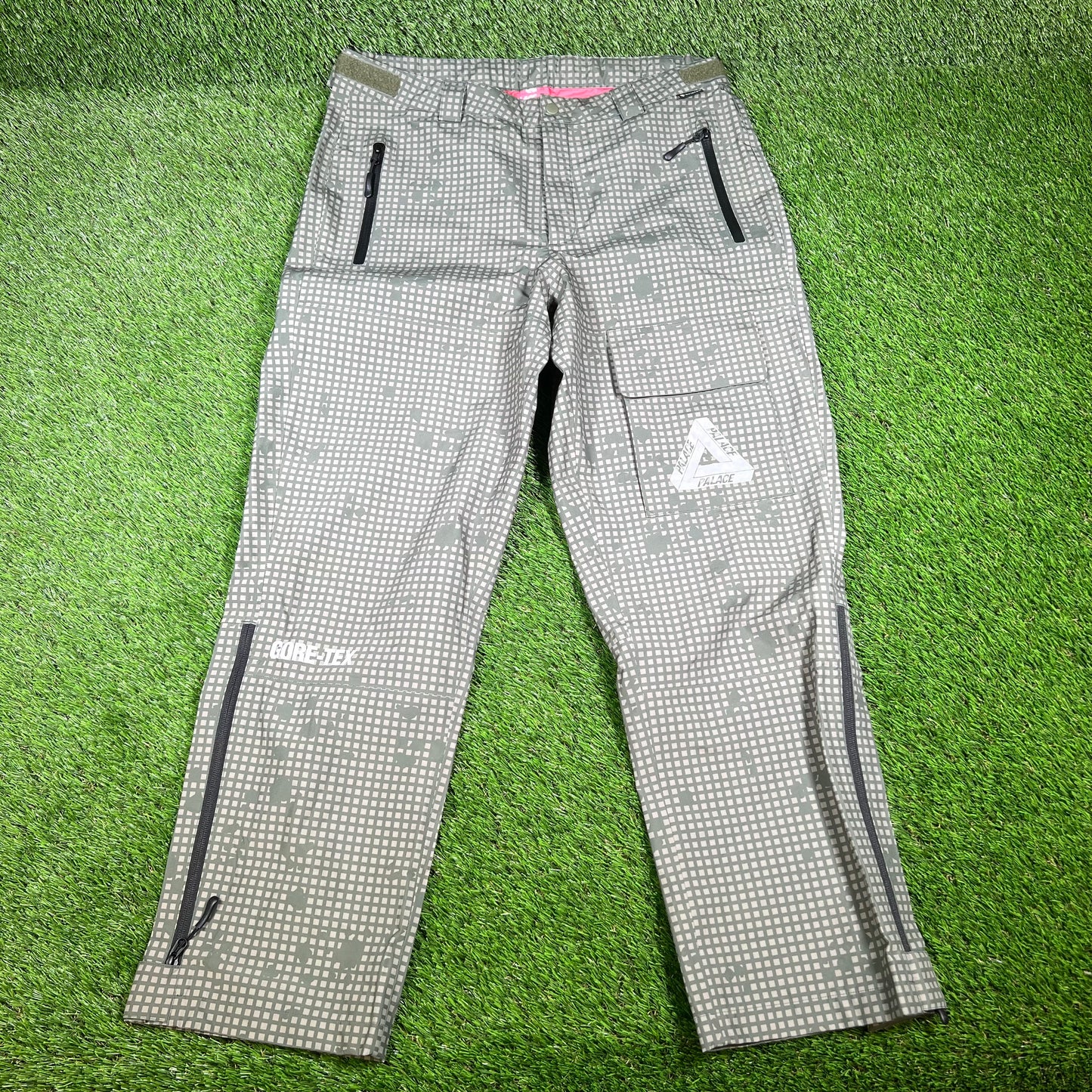 Palace Skateboards Green Gore-Tex Pants Size Medium USED x14303