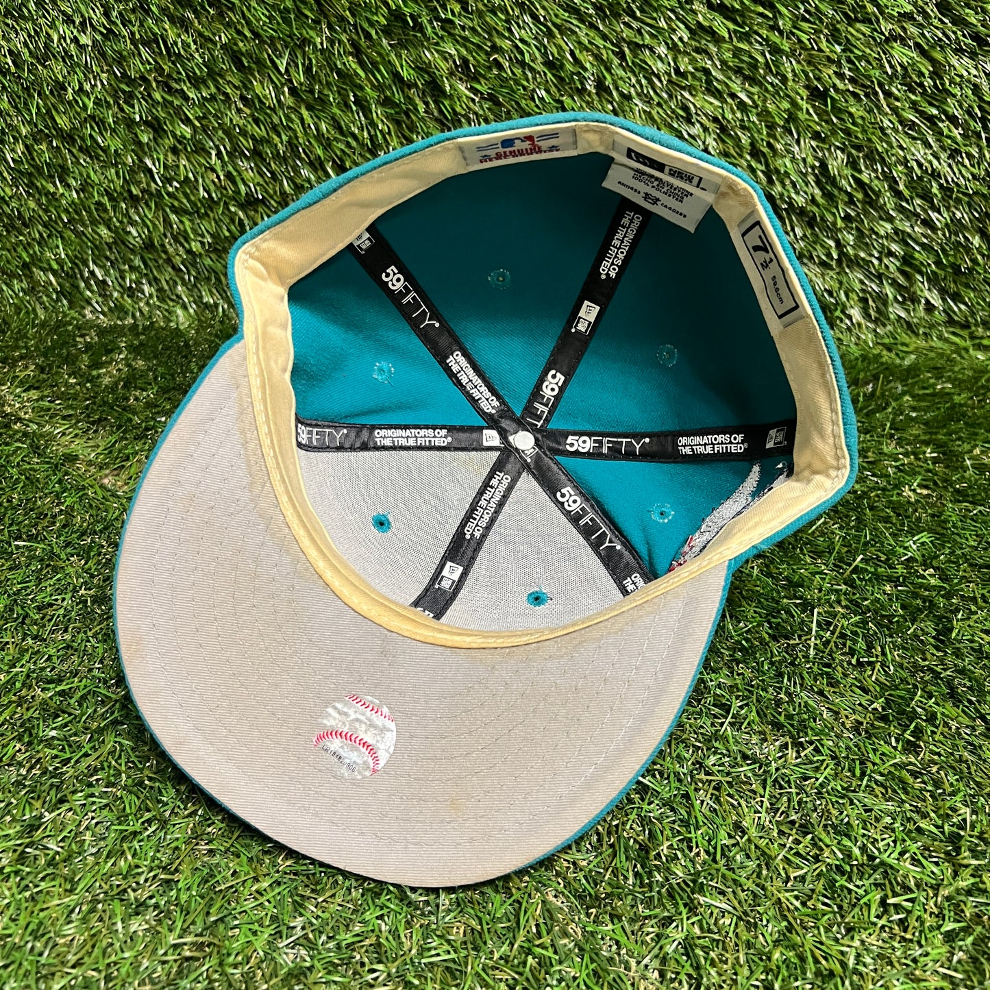 New Era Seattle Mariners Teal Hat Size 7 1/2 USED v16008