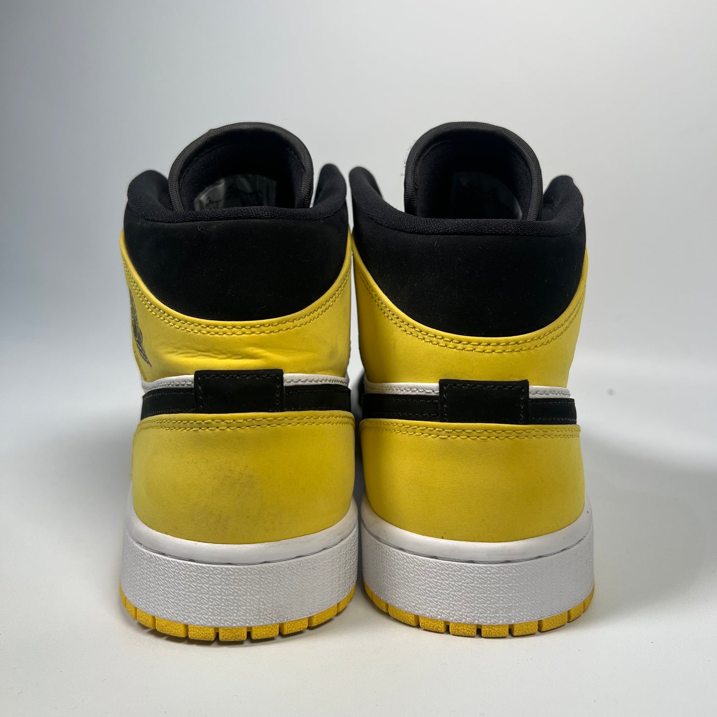 Jordan 1 Mid Yellow Toe Black Size 8.5 USED s17598