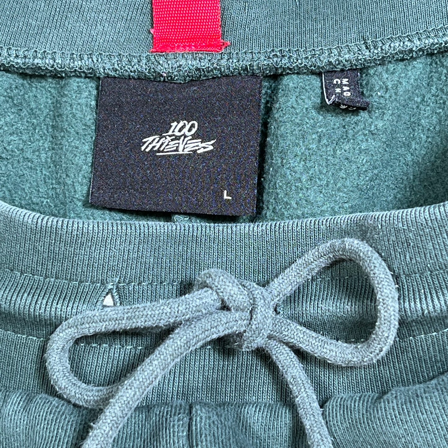 100 Theives Green Sweat Shorts Size Large v16572