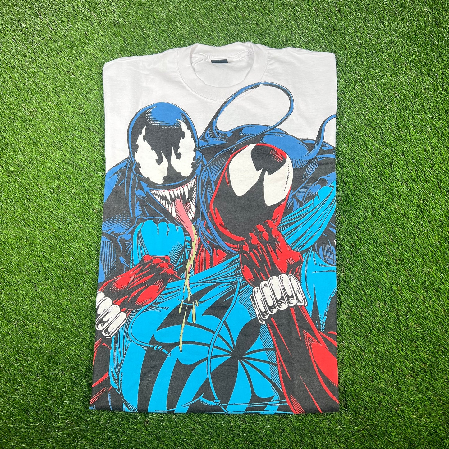 Mask and Disguise M.A.D. Marvel "Spiderman vs. Venom" AOP White Tee Size Large USED v17082