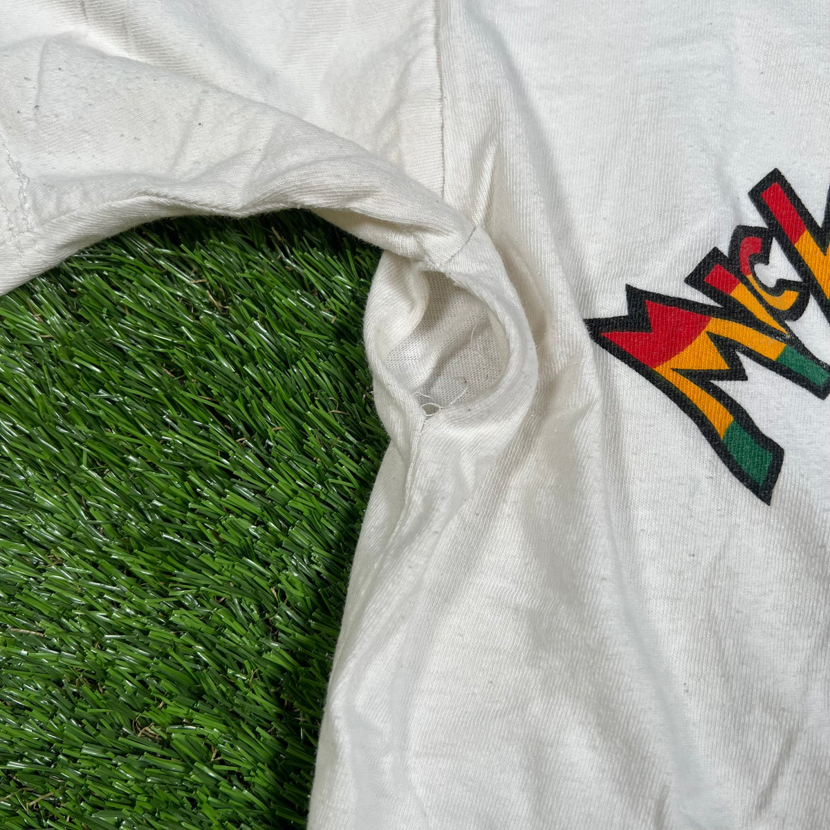 1990s Rasta Mickey Mouse White Tee Size Small v16518
