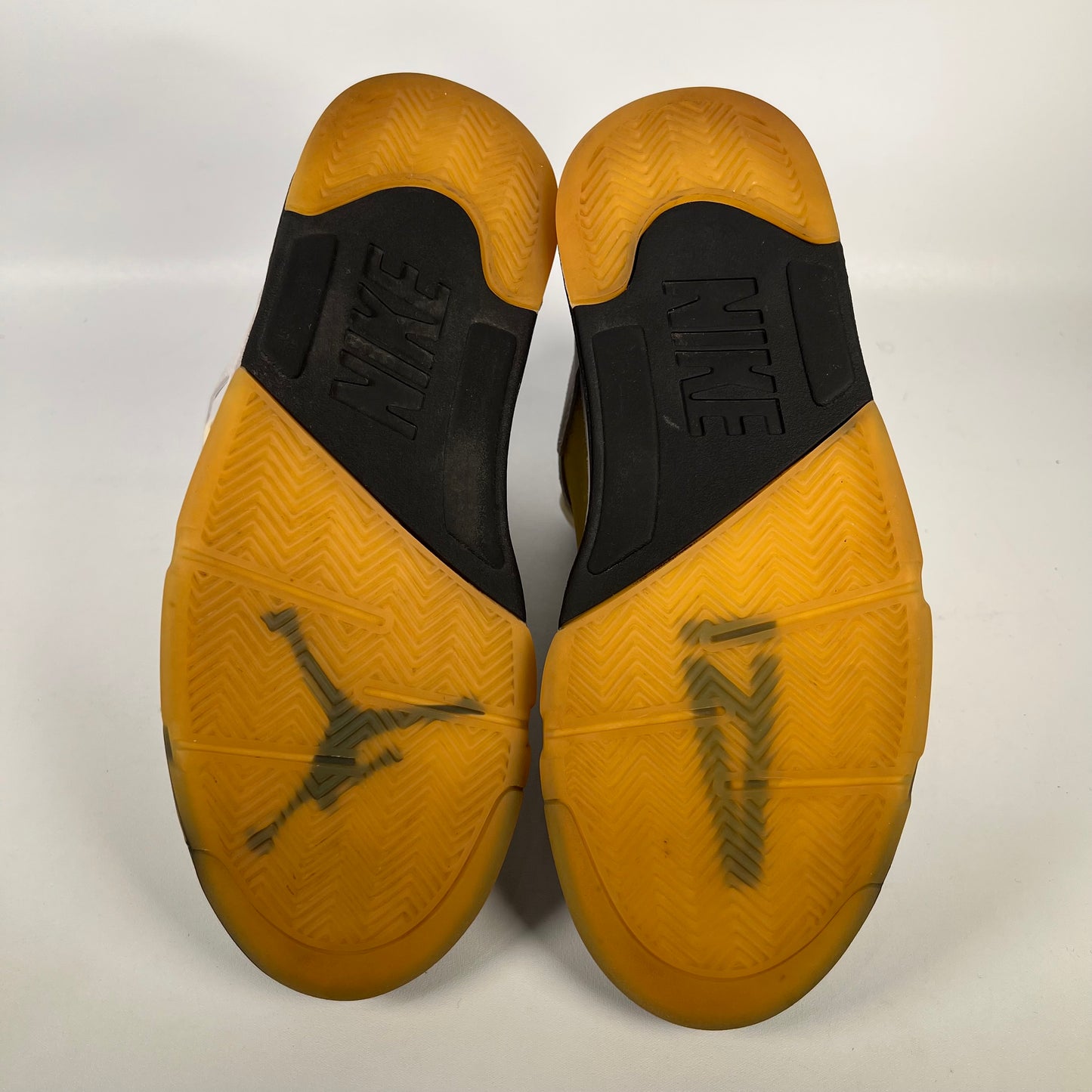 Jordan 5 A Ma Maniere Dawn (2023) Size 7.5M/9W USED S18815