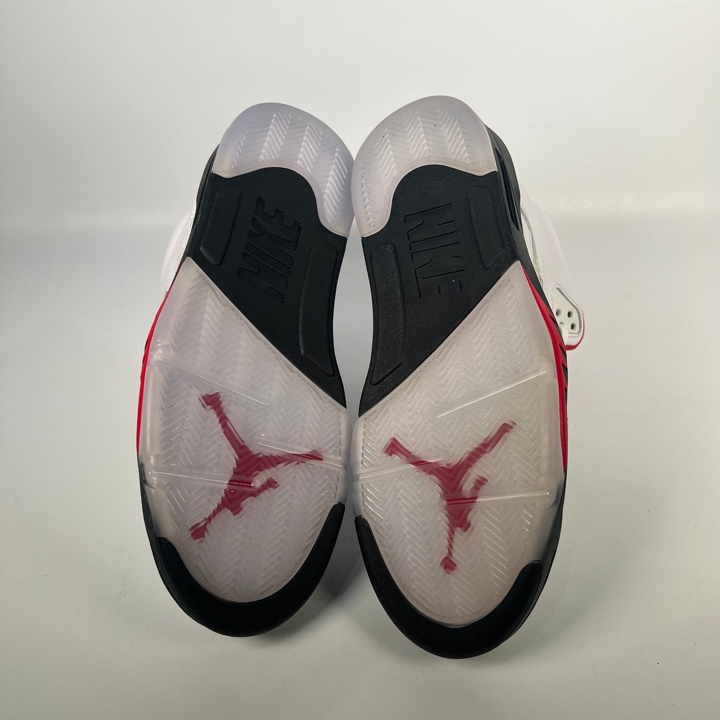 Jordan 5 Fire Red Silver Tongue (2020) Size 8.5 NEW S18630