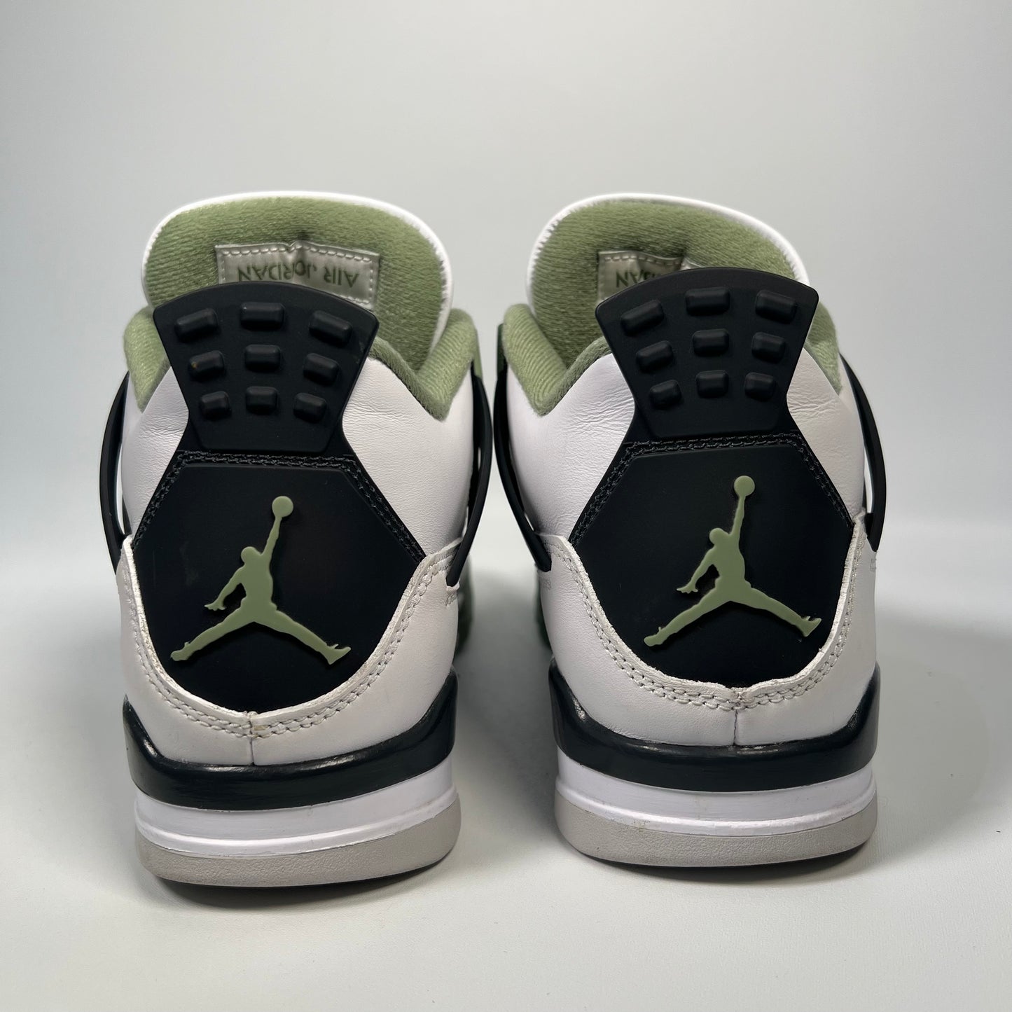 Jordan 4 Seafoam (2023) Size 9M/10.5W USED s17653