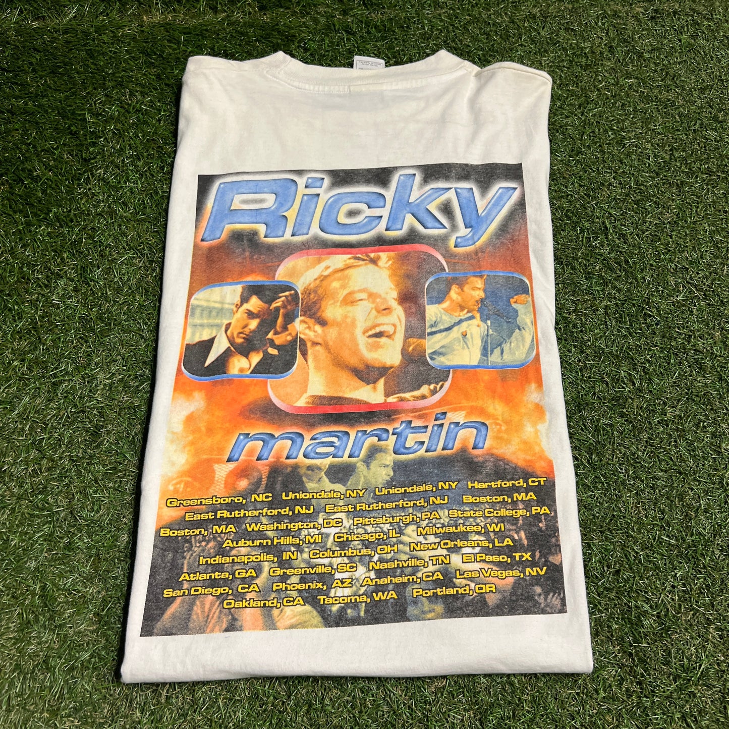 Y2K Ricky Martin Rap Style White Tee Size Large USED v16173