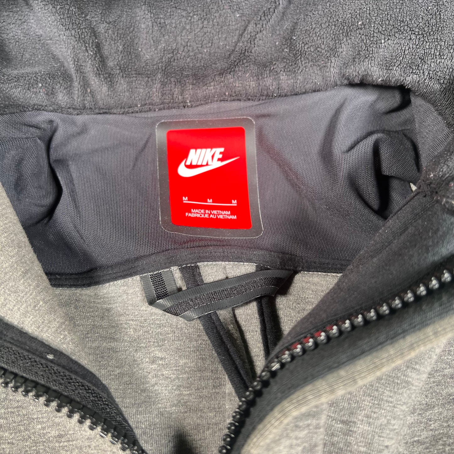 Nike Tech Thick Grey Zip Up Hoodie Size Medium USED v17910