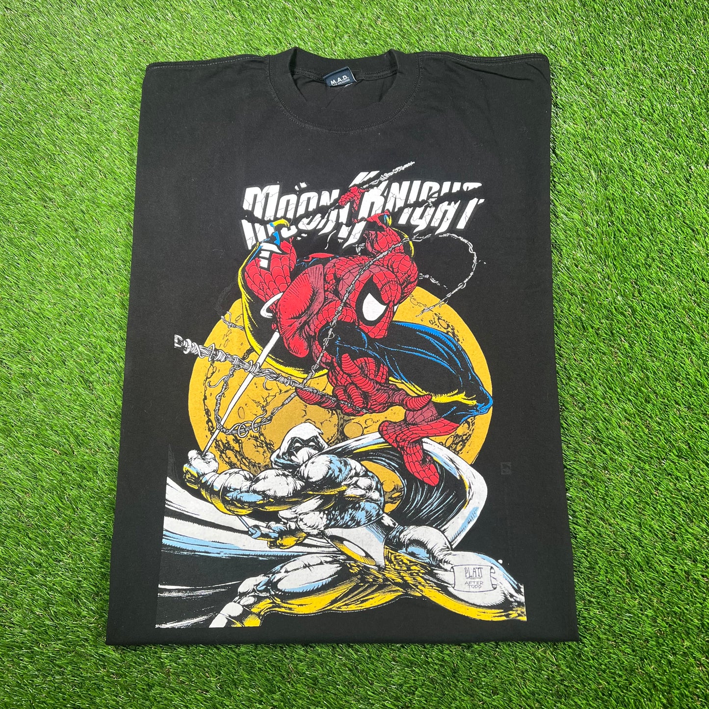 Mask and Disguise M.A.D. Marvel "Spiderman vs. Moon Knight" Black Tee Size XL USED v17083