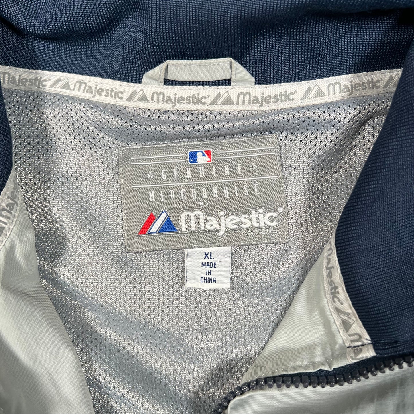 New York Yankees Majestic Team Jacket Size XL USED v17483