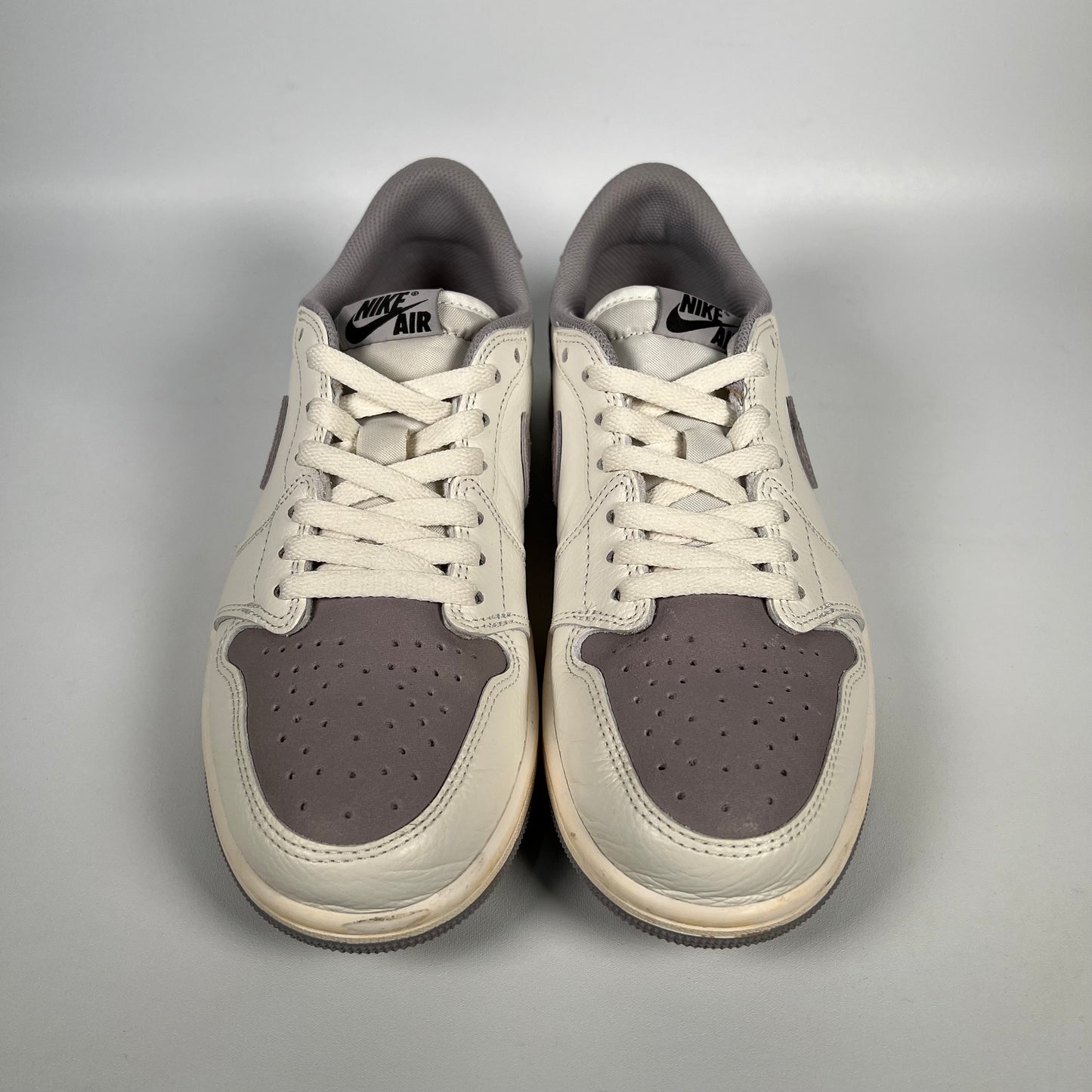 Jordan 1 Atmosphere Grey Low (2023) Size 8.5 USED S17989