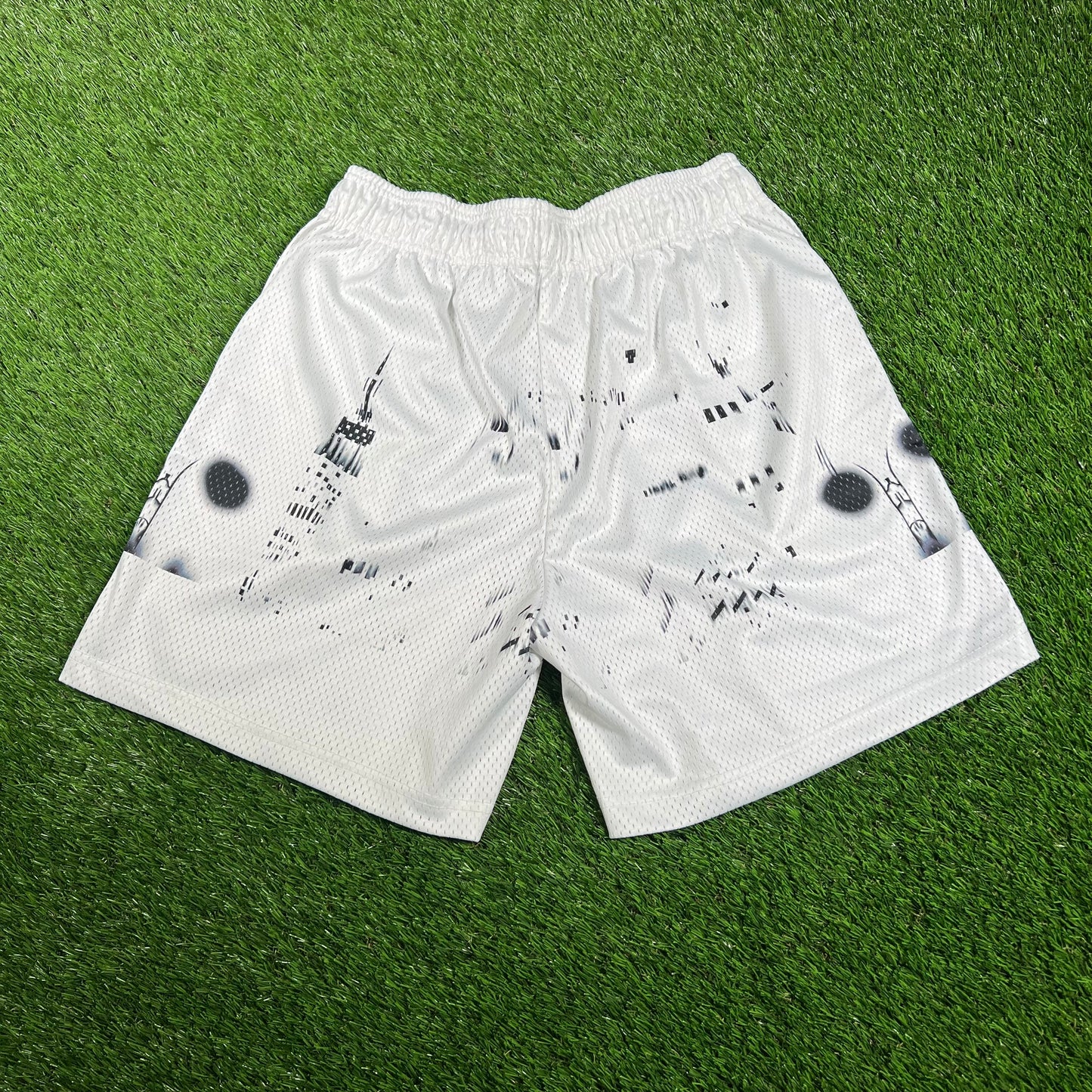 Eric Emanuel White Short/Black Logo Skyline Size Large USED x14452