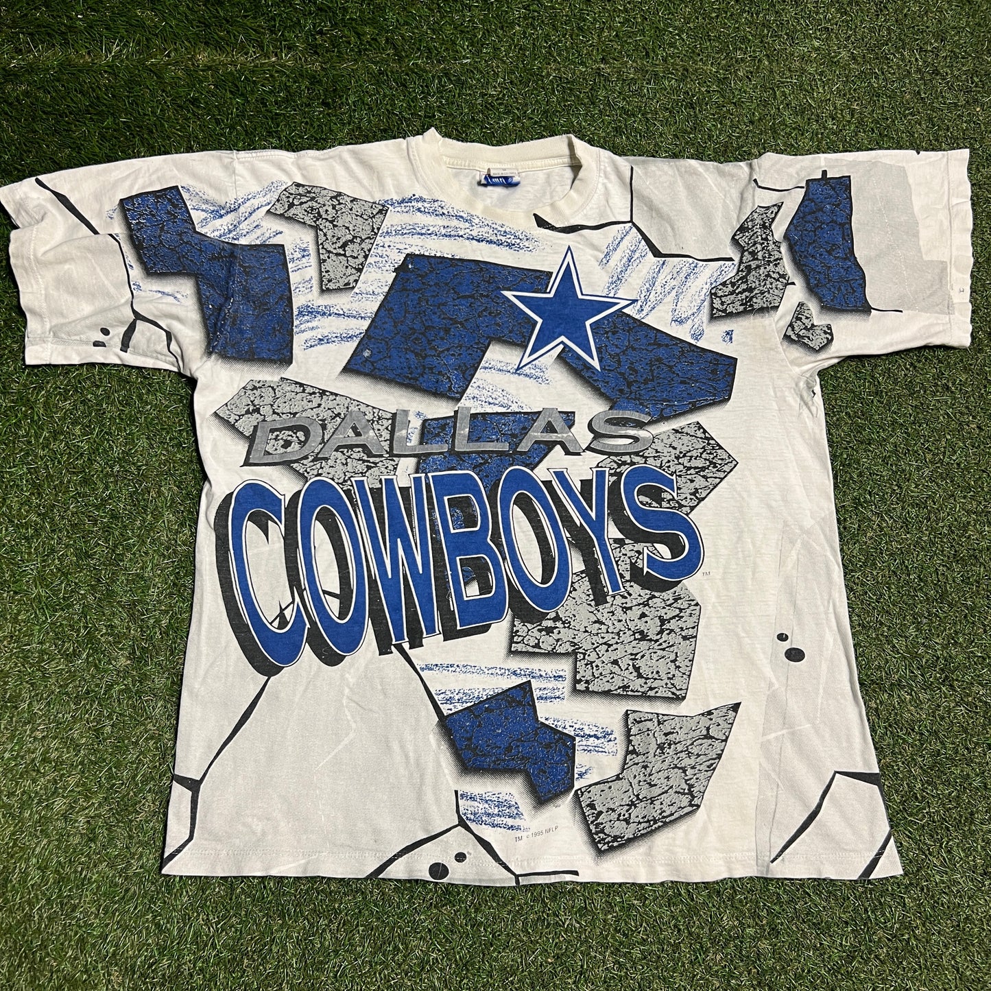 1995 Dallas Cowboys All Out Fan Tag AOP White Tee Size Medium USED v16313