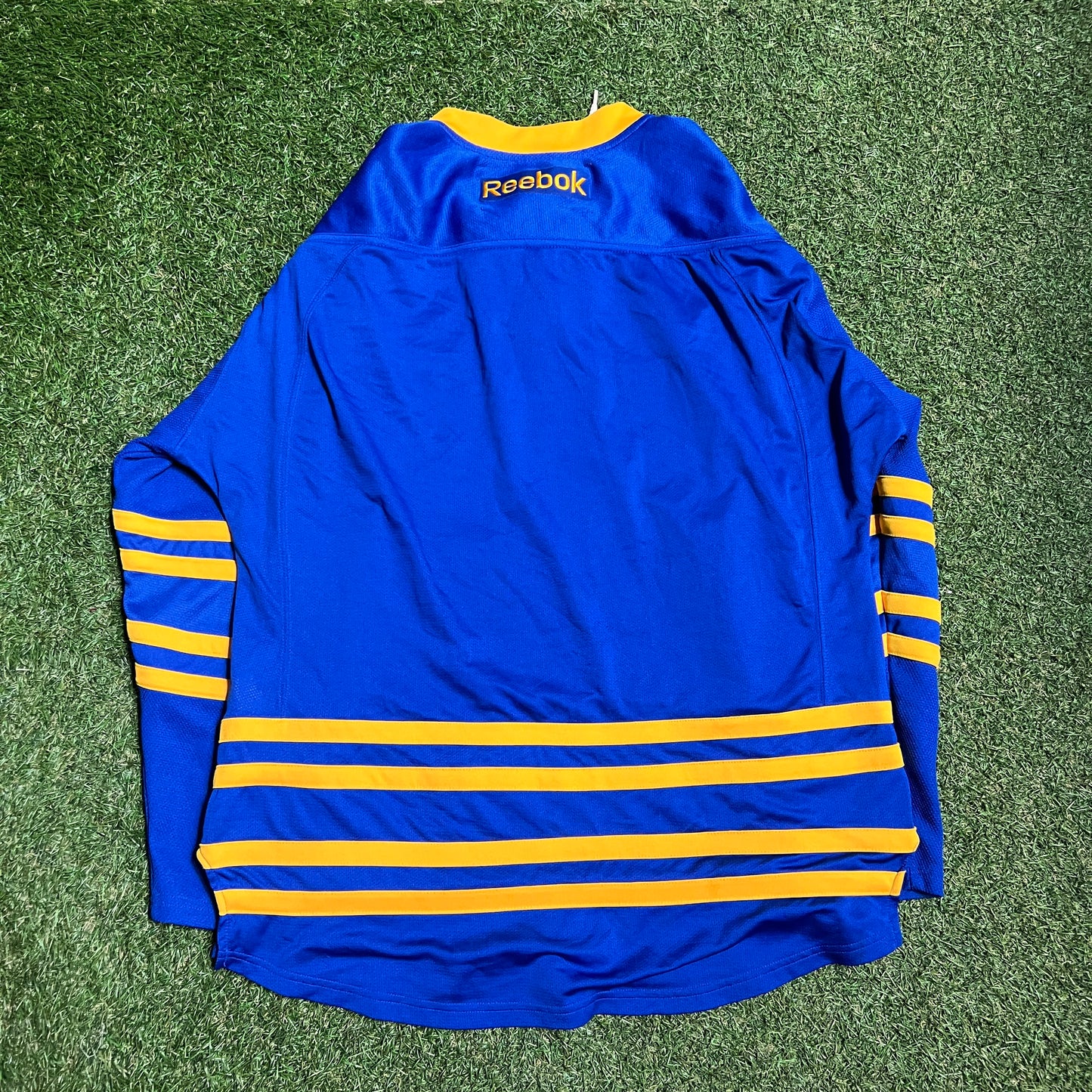 Reebok NHL Buffalo Blue Hockey Jersey Size Large USED v16025