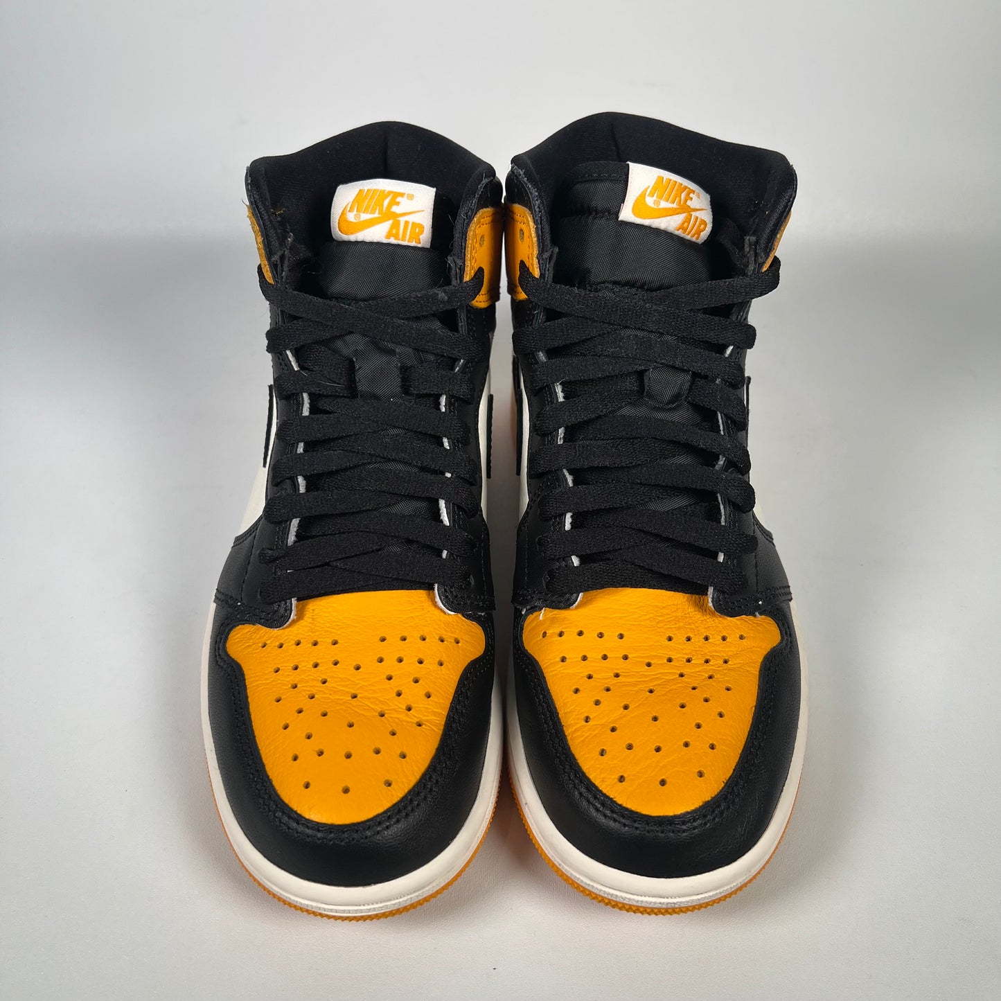 Jordan 1 High Taxi (2022) Size 6.5 USED s18125