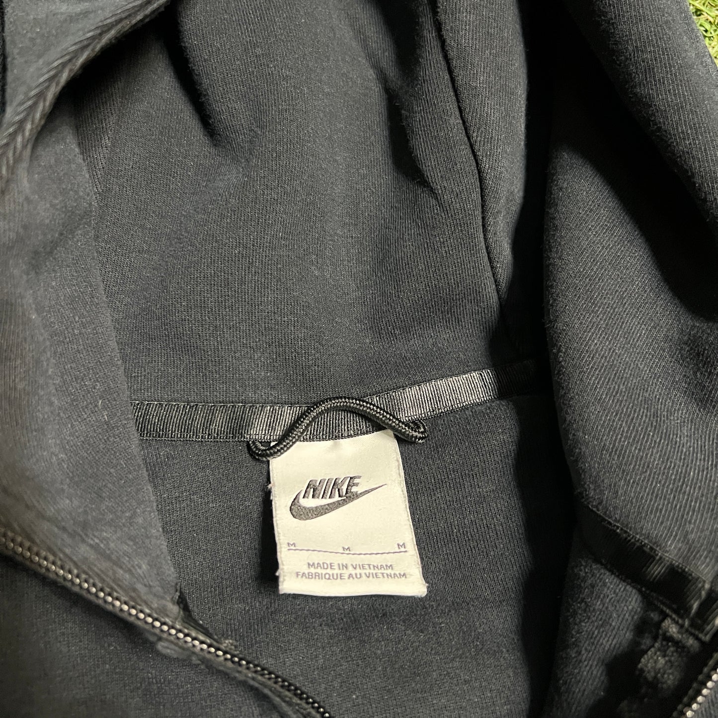Nike Tech Black Zip Up Black Hoodie Size Medium USED v16482