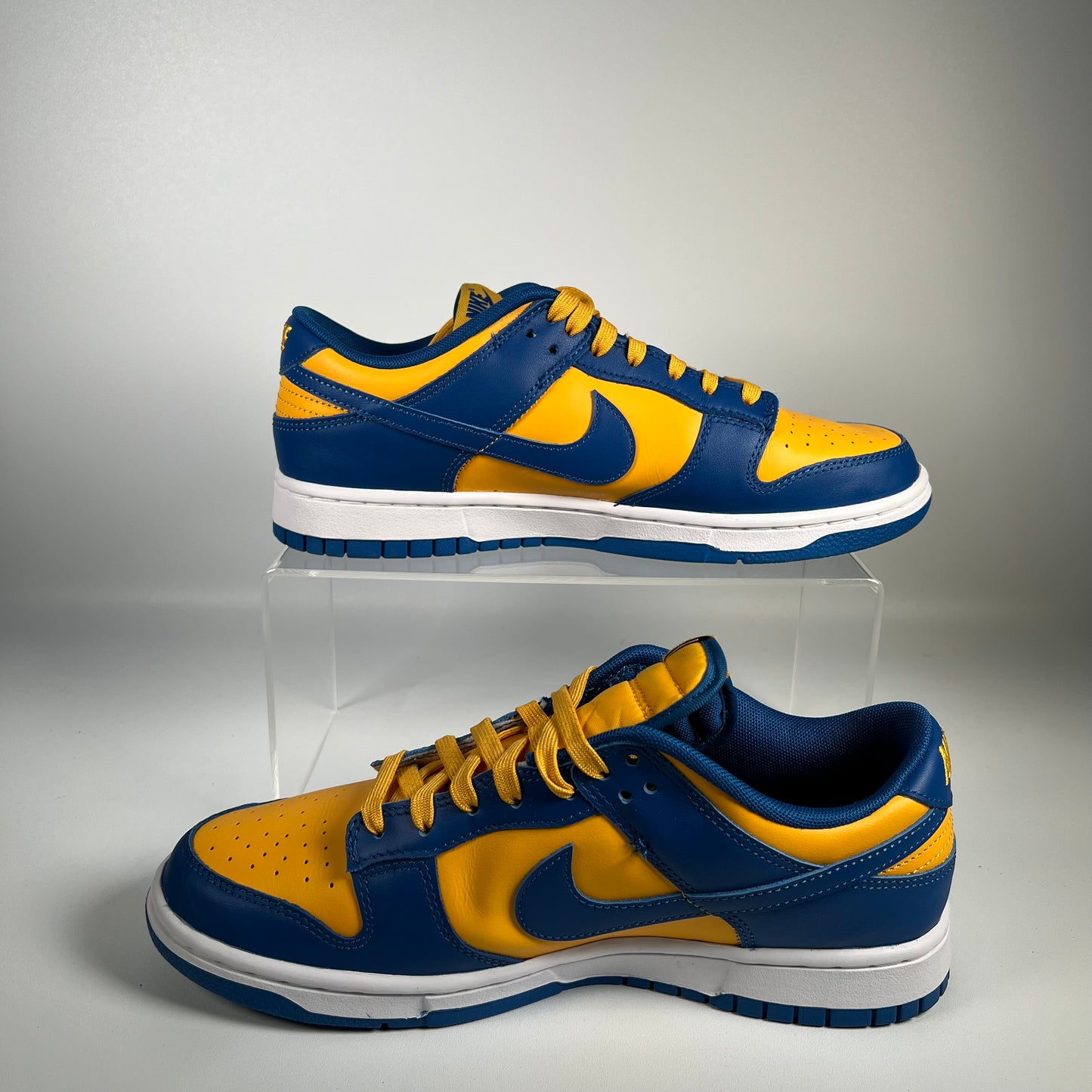 Nike Dunk Low UCLA SIze 9 USED s17454