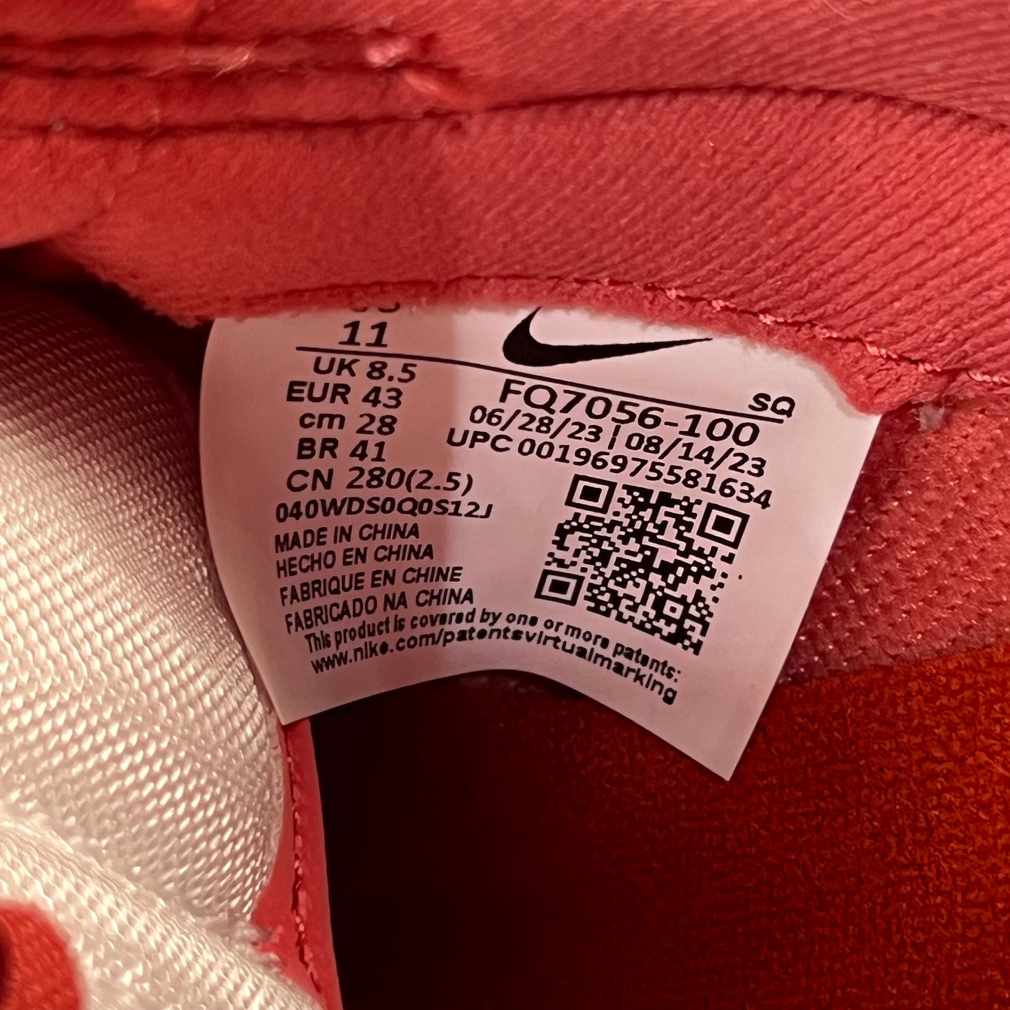 Nike Dunk Low Valentine's Day (2024) Size 9.5M/11W NEW s17453