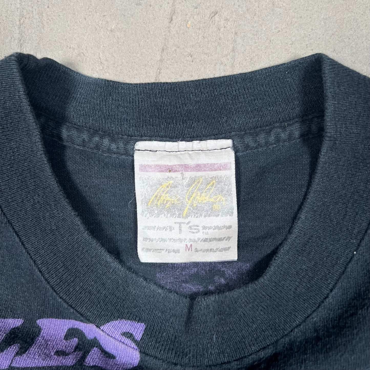 Magic Johnson Tag Lakers Full Pint Tee Size Small USED v5617
