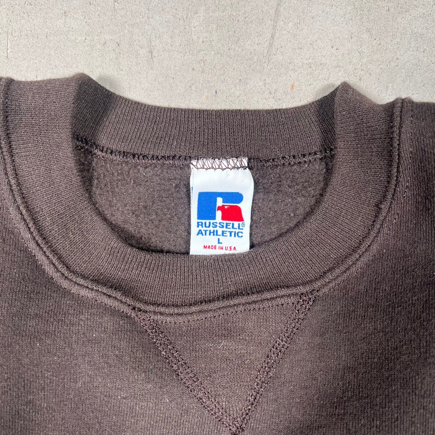 1990s Russell Atheltic Brown Crewneck Size Large USED v19056