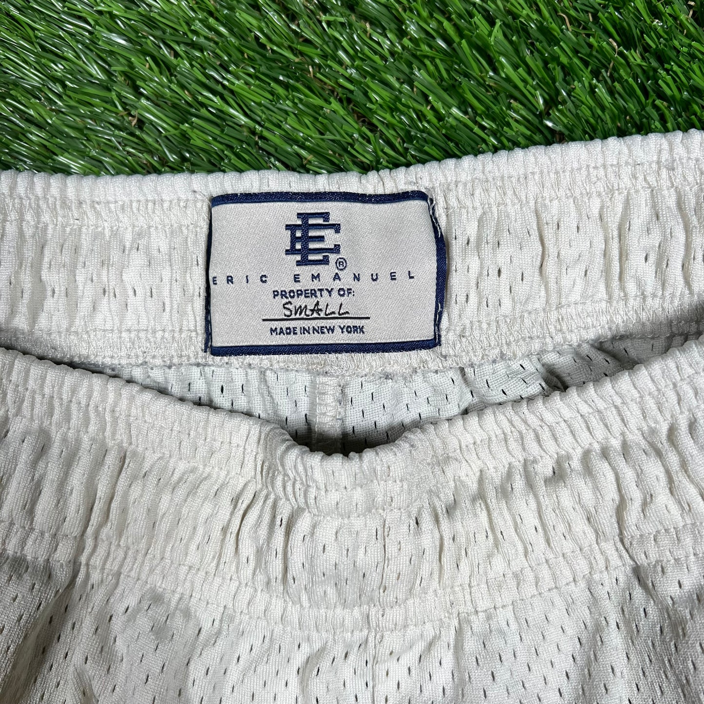 Eric Emanuel Red/Blue Logo Cream Shorts Size Small USED x14614