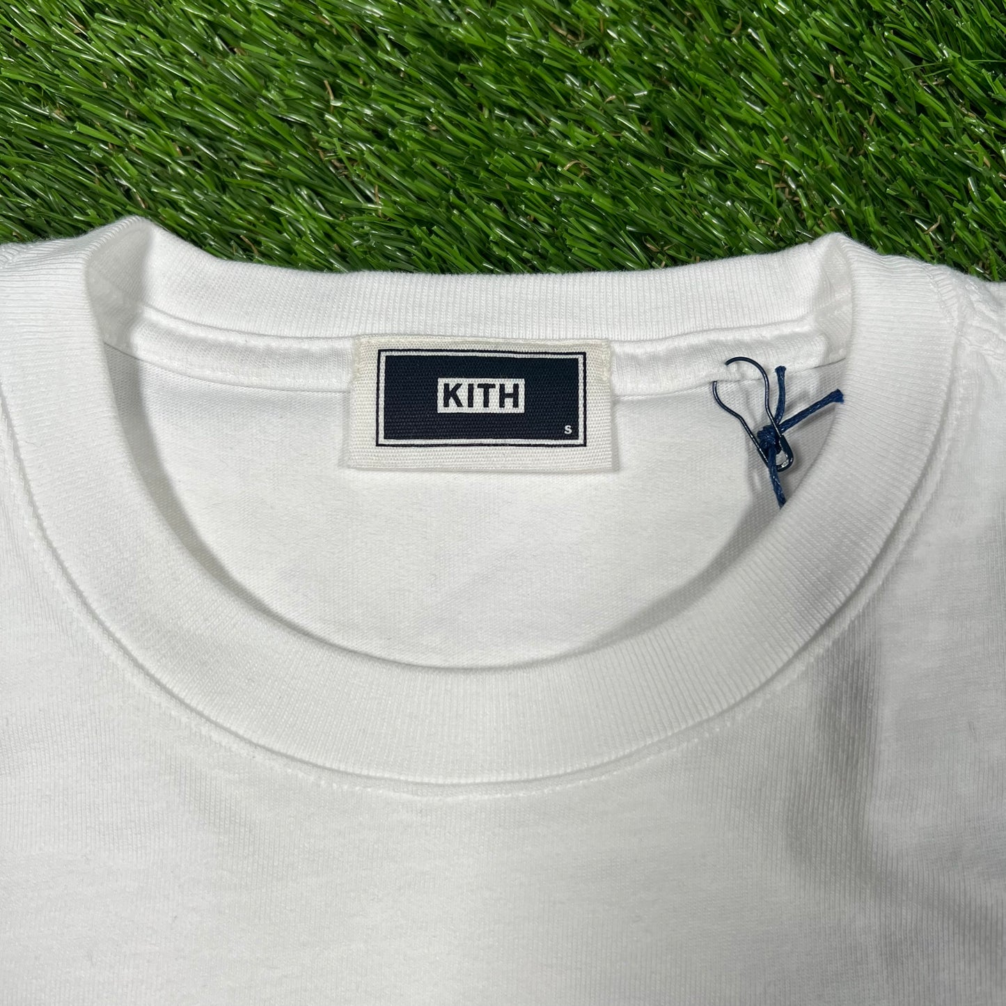 Kith Blue Gradient White Tee Size Small NEW x14788