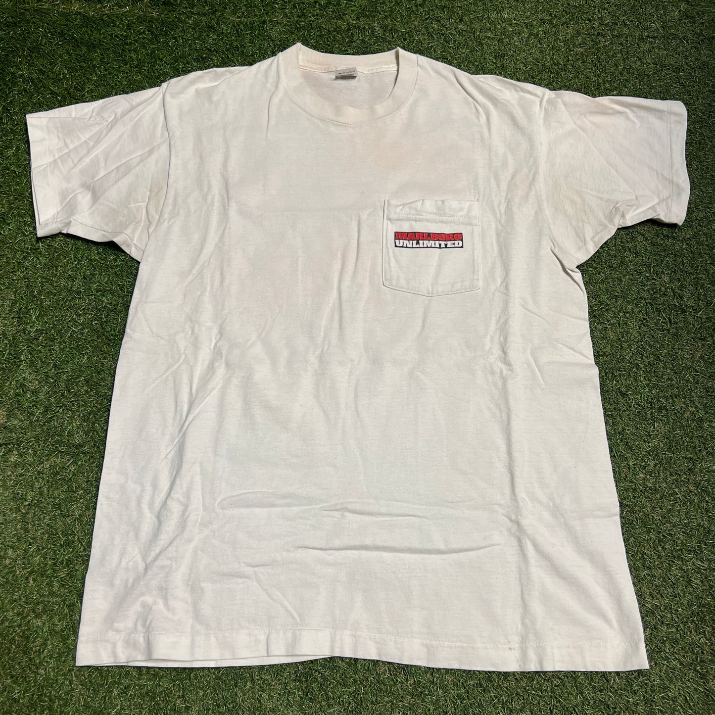 1995 Marlboro Unlimited Racing White Pocket Tee Size XL USED v16314
