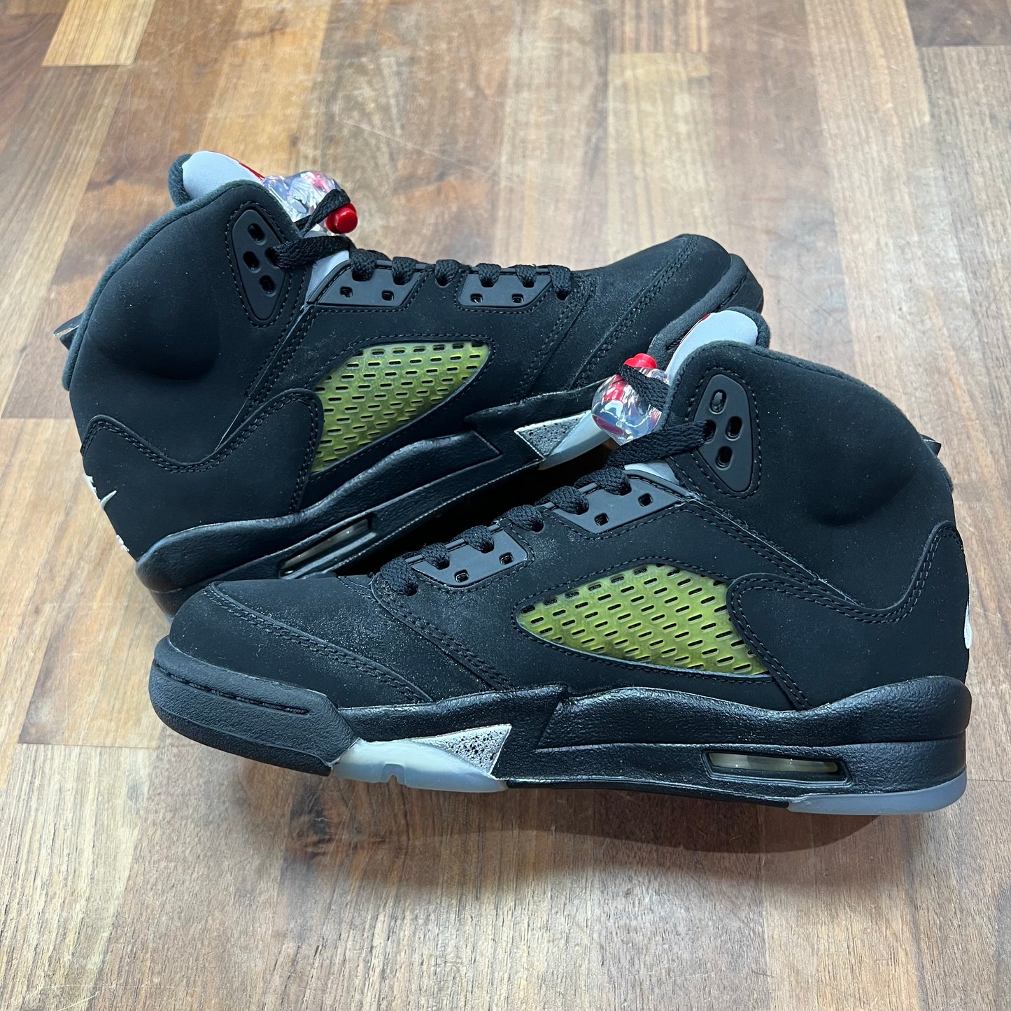 Jordan 5 Black Metallic (2016) Size 5Y USED s17101