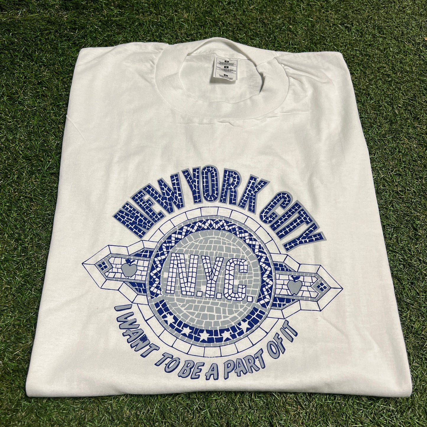 Y2K New York I Want To Be Apart White Tee Size Large USED v16371