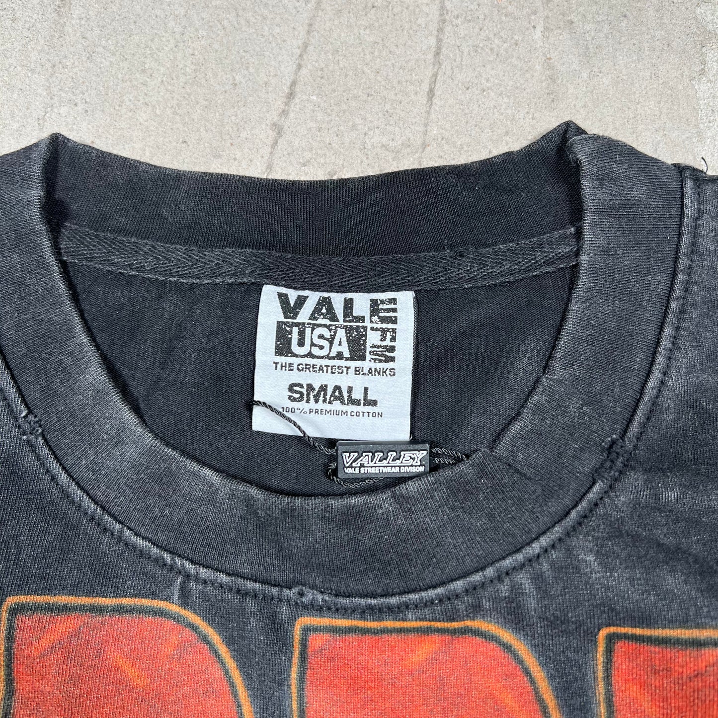 Vale Shattered Fist Boxing Black Tee Size Small NEW x18273
