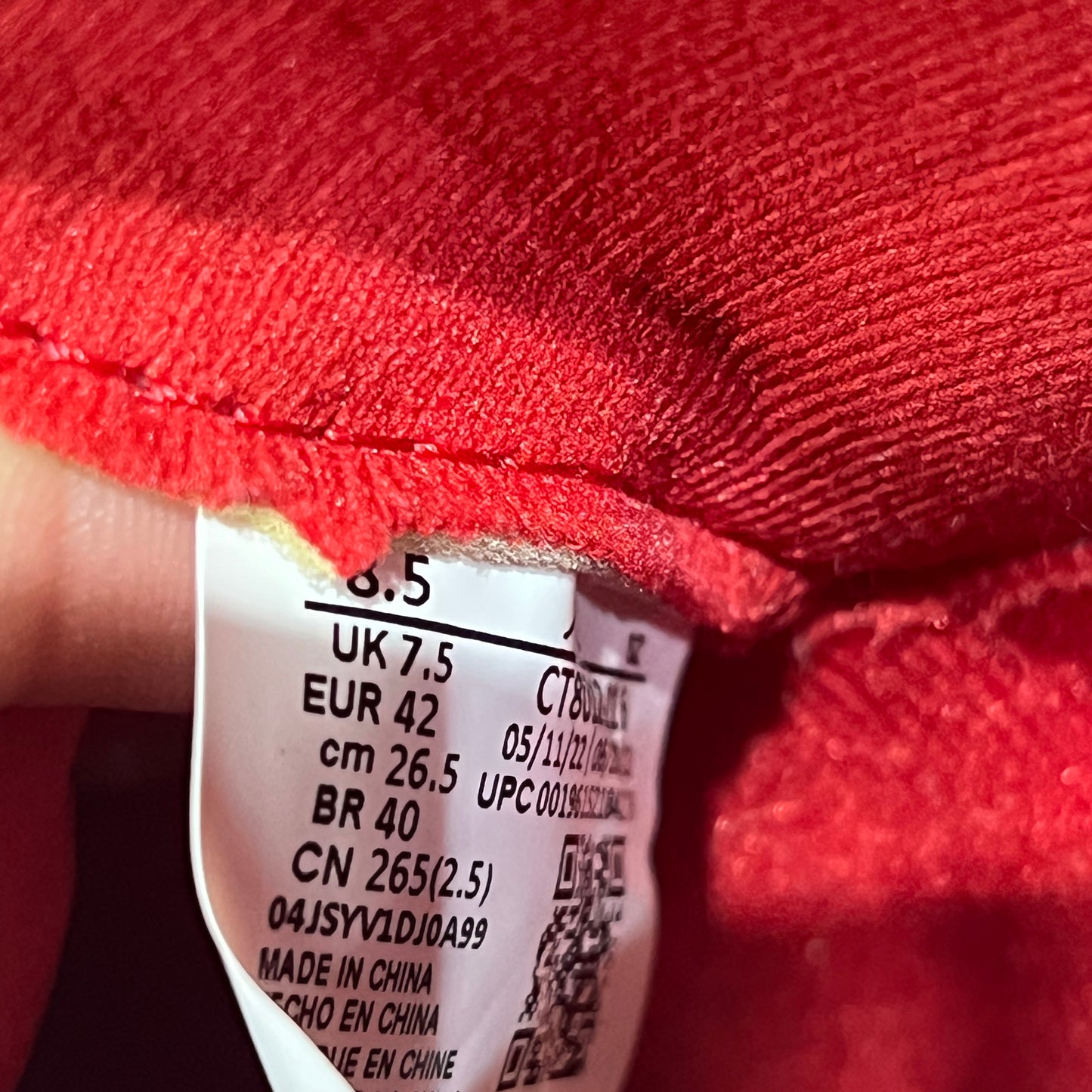 Jordan 11 High Cherry (2022) Size 8.5 USED s22669