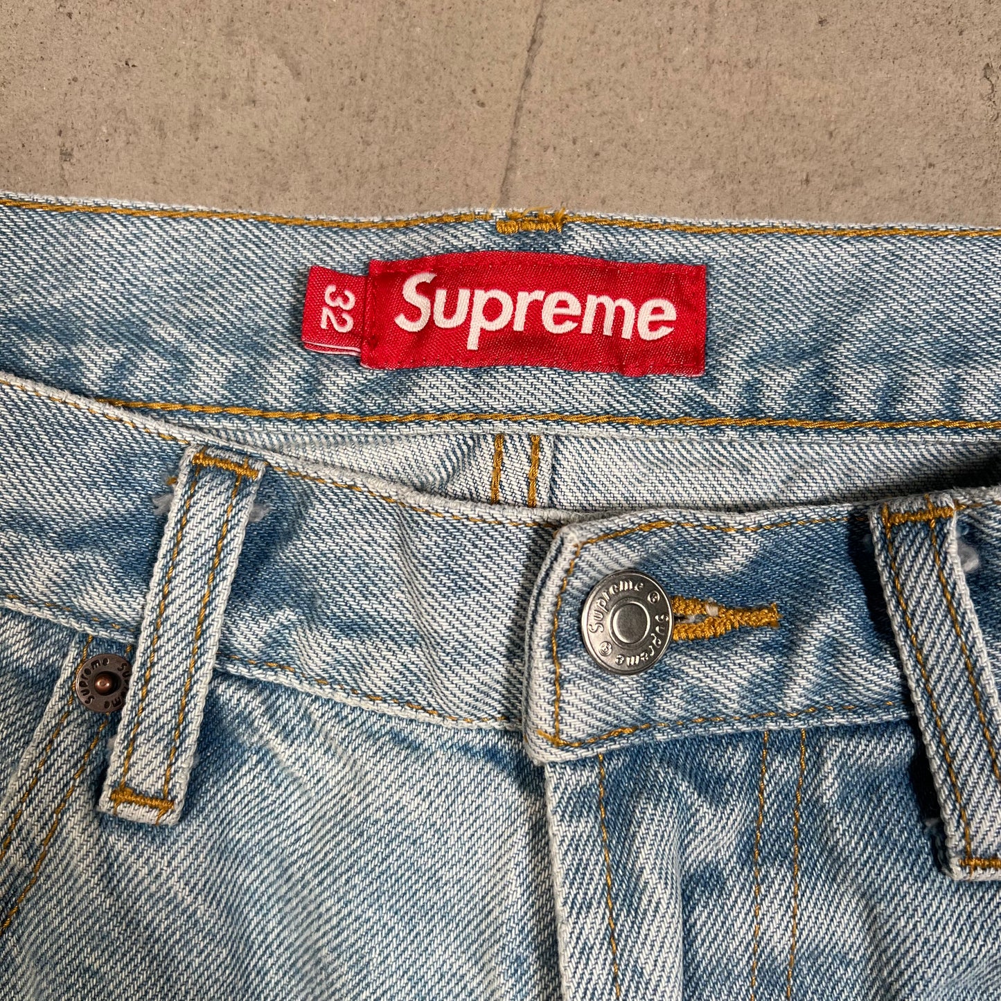 Supreme Baggy Light Indigo Denim (2026) Size 32 USED x17677