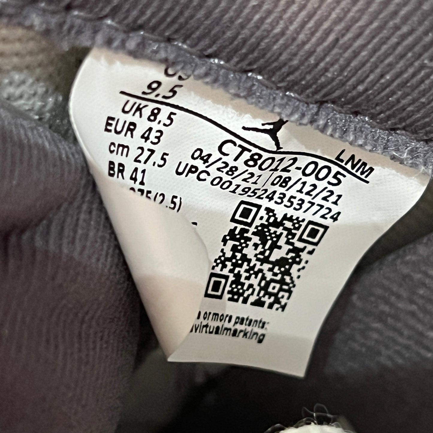 Jordan 11 Cool Grey (2021) Size 9.5 USED s23026
