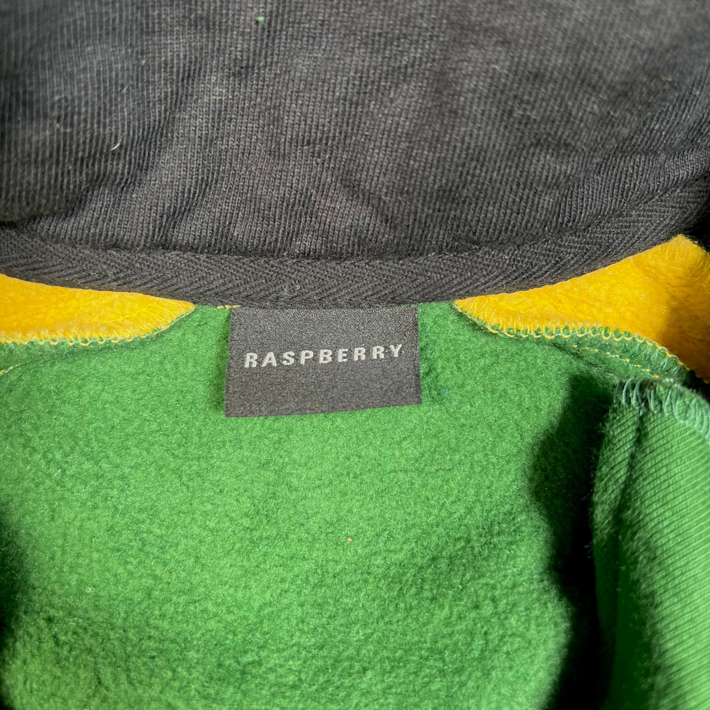 GV Gallery Raspberry Hills Jamaica Berry Zip Up Crewneck Size Small USED x17732