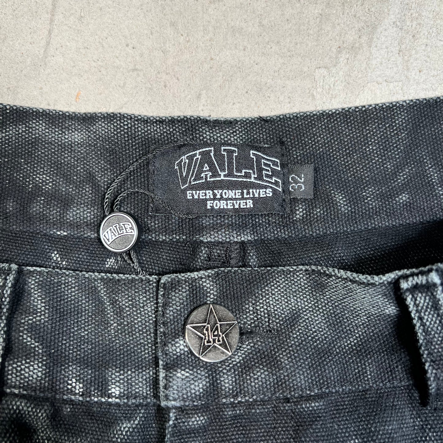 Vale Acid Black Cargo Work Pants Size 32 NEW x17725