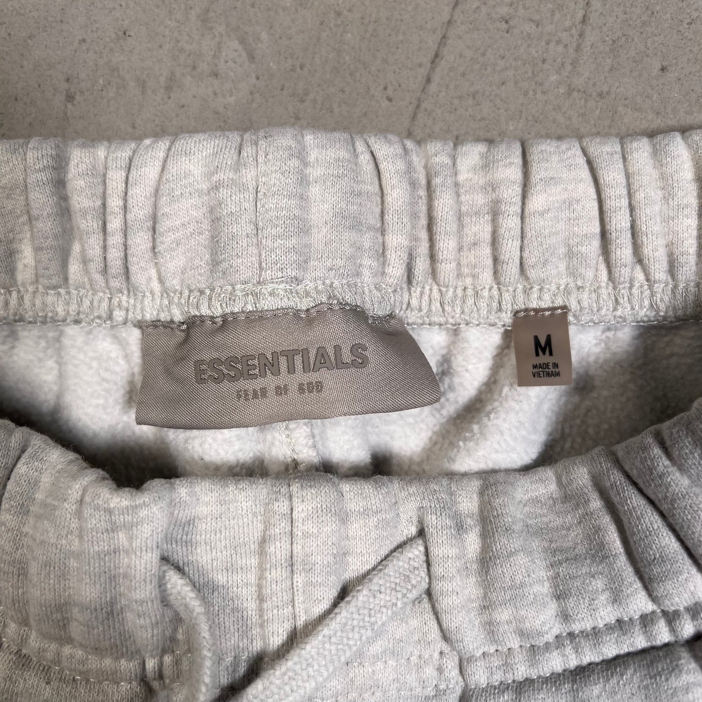 Essentials Fear of God FOG Grey Logo Sweatpants Size Medium USED x17753