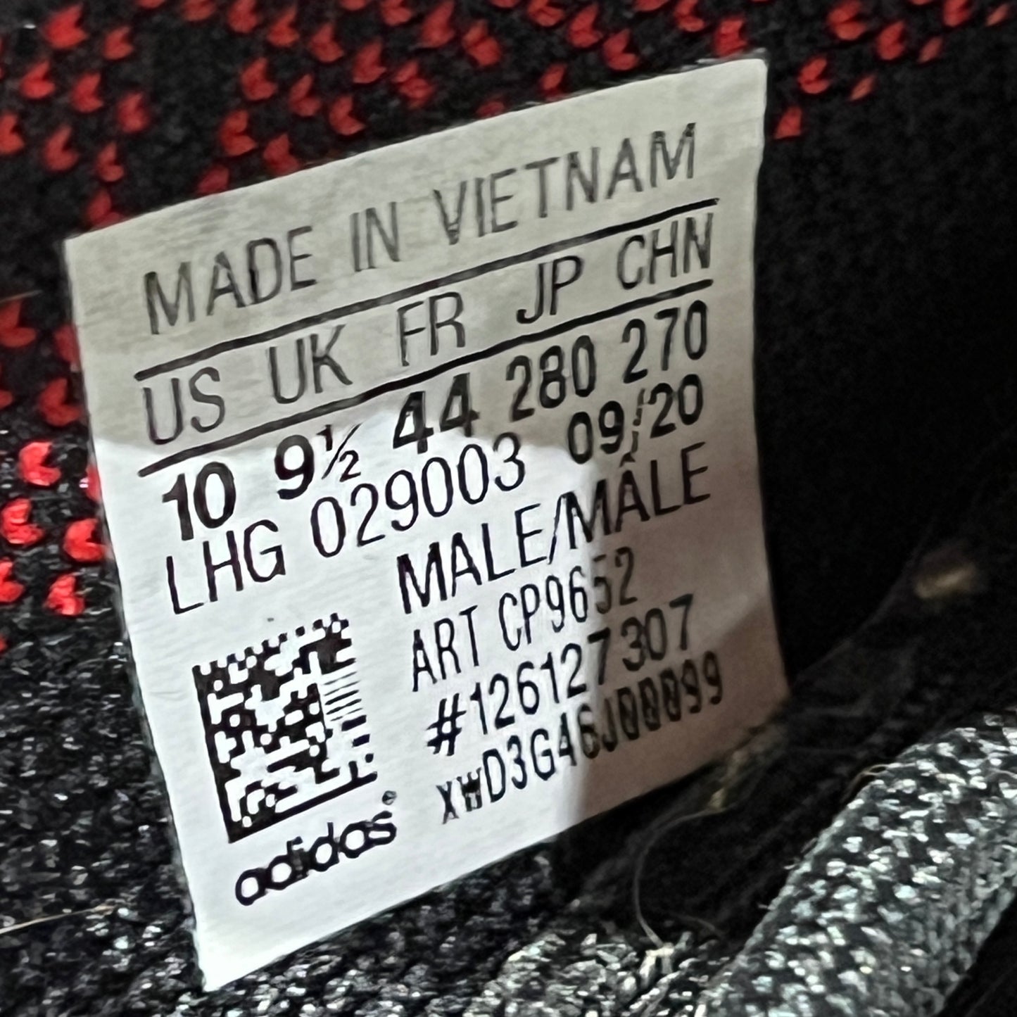 Yeezy 350 Black Red (2017) Size 10 USED s23115