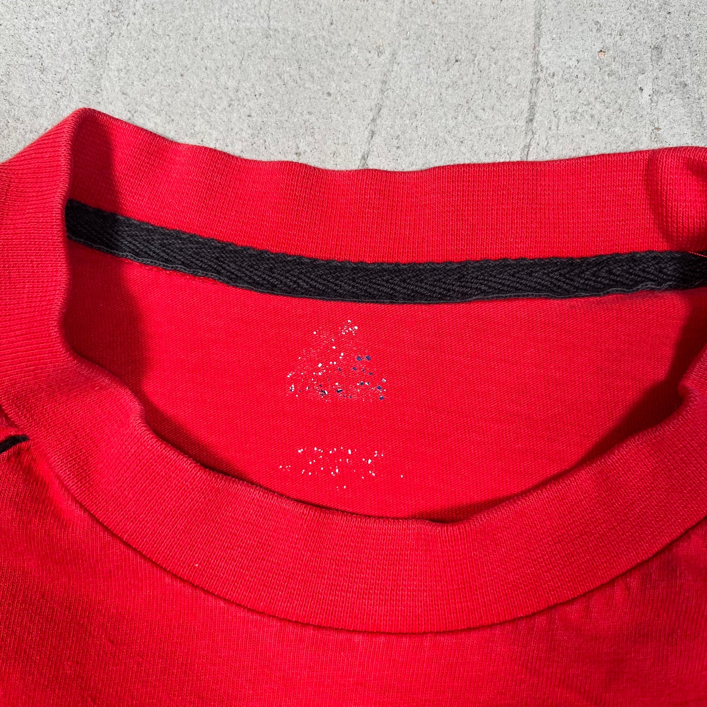 2009 New Jersey Devils Red Tee (Cropped) Size Large USED v19652