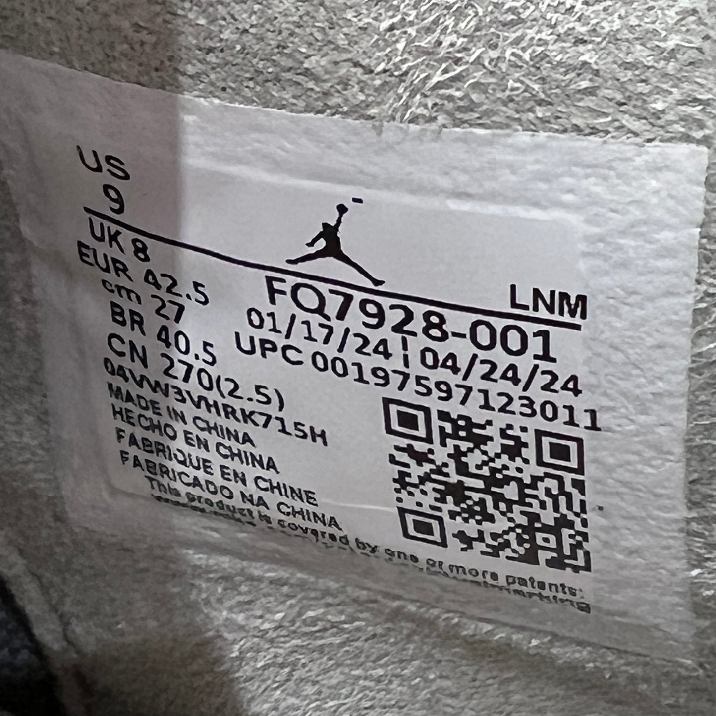 Jordan 4 Wet Cement (2024) Size 9 USED s23177